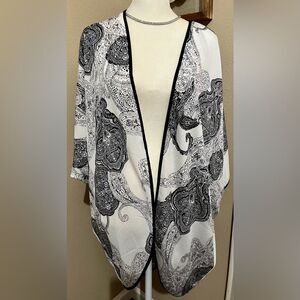 Chico’s Cocoon Jacket Paisley Black & Antique White Jacket Size Small/Med-NWT
